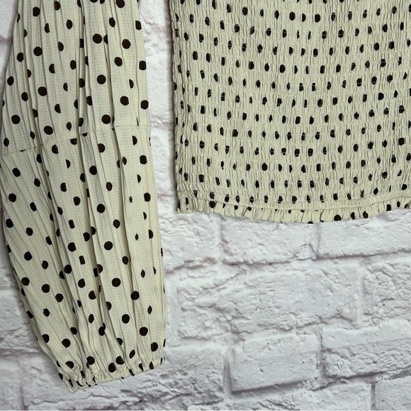 Line and Dot Off Shoulder Polka Dot Puff Sleeve Top - Picture 8 of 12